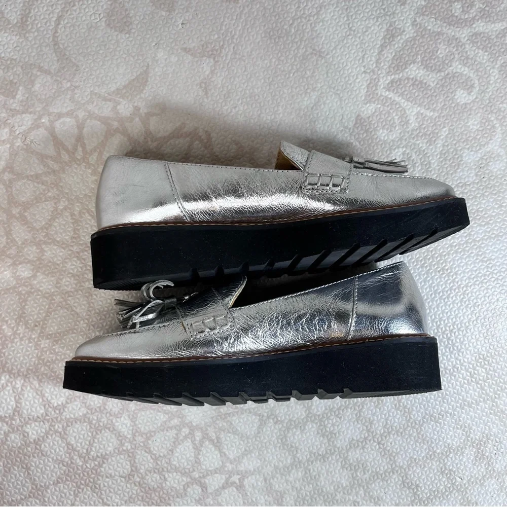 Naturalizer Metallic Silver Tassel August Loafers Preppy Slip-on Women’s Shoe - Picture 9 of 12